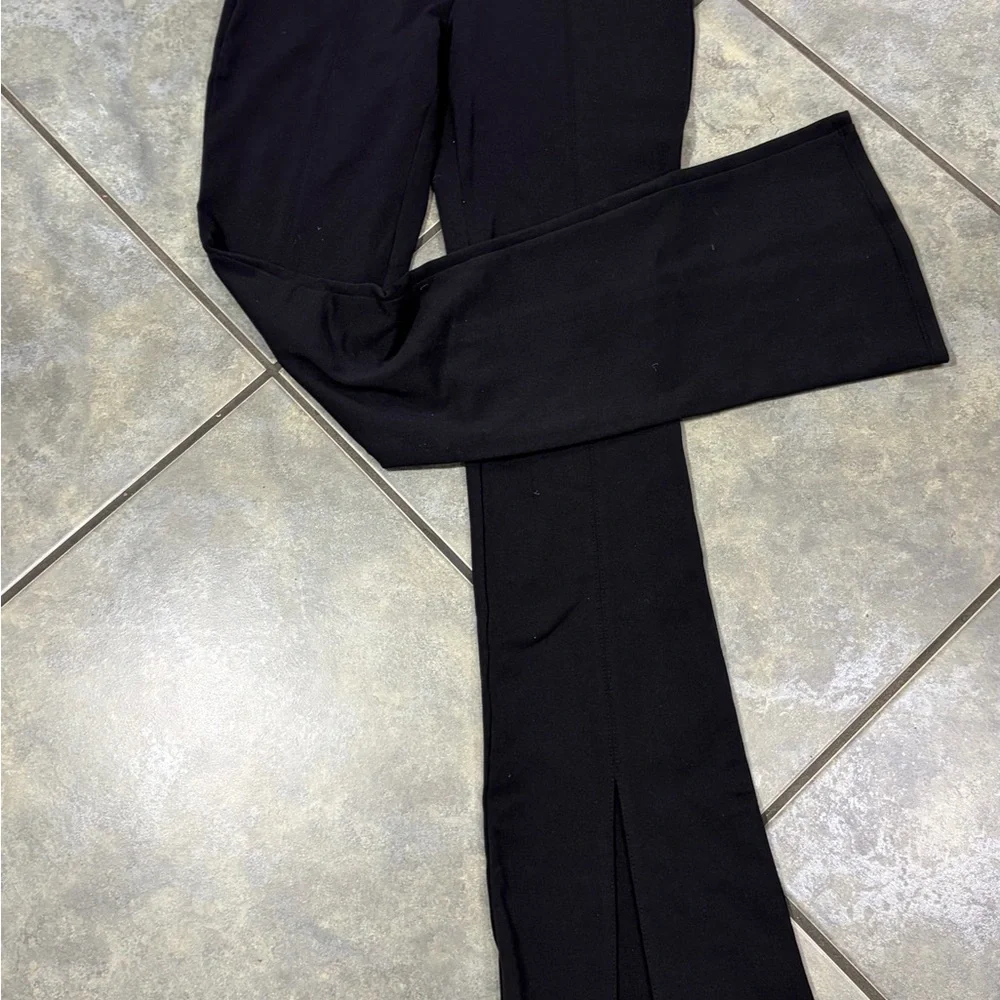 ALO YOGA Black High-Waist Flutter Legging XS Front Split Bootcut Outdoor Casual